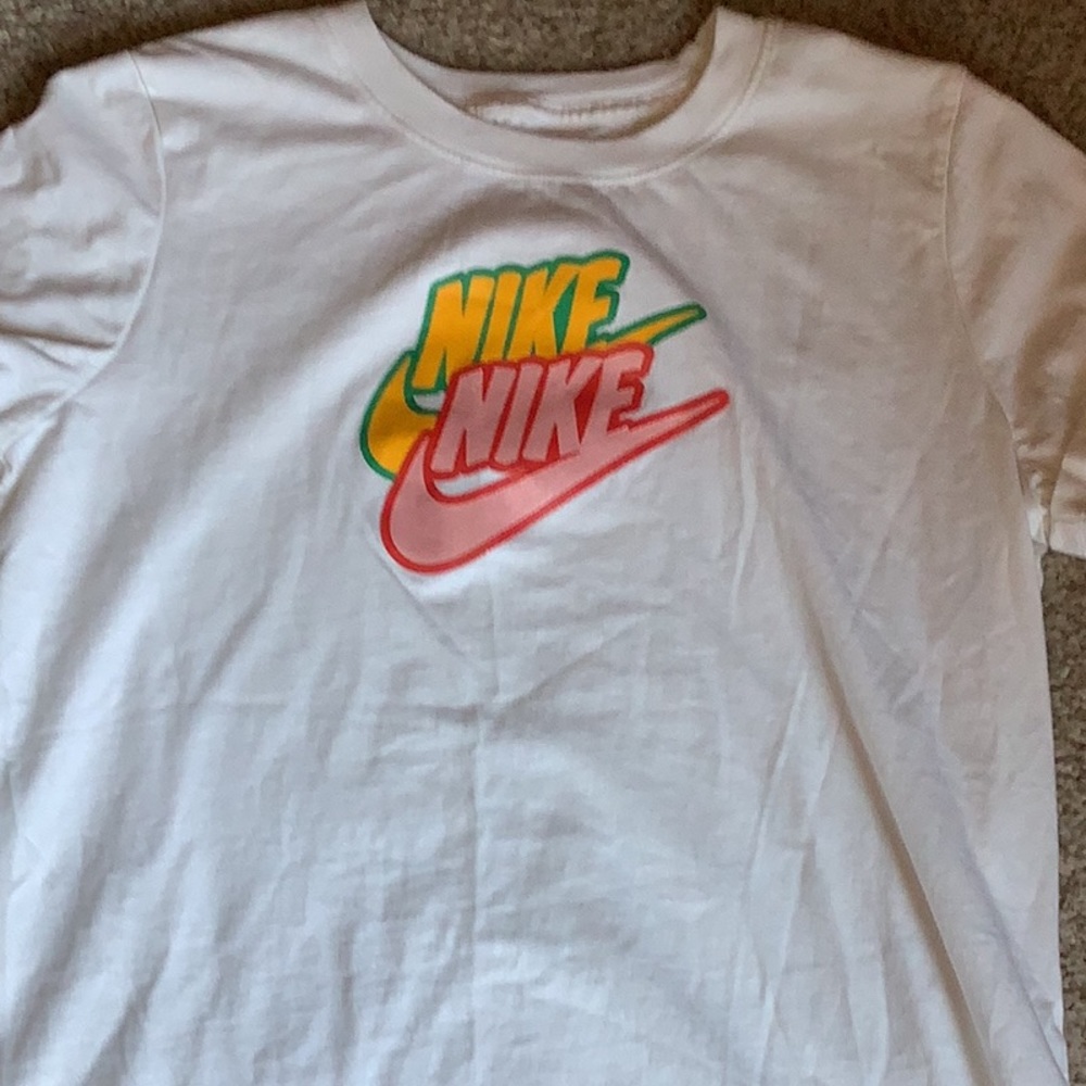 Women’s white Nike shirt